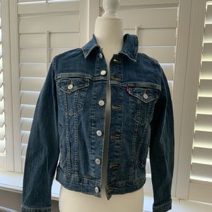 NWOT WOMENS Levi's Denim Jacket S